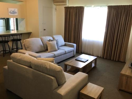 Sandcastles Holiday Apartments - Photo 3