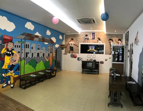 Attractions, WINGGARDEN MURALS HOUSE in Kelebang