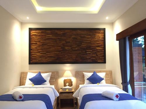 Cahaya Guest House Room Type - Deluxe Double or Twin Room