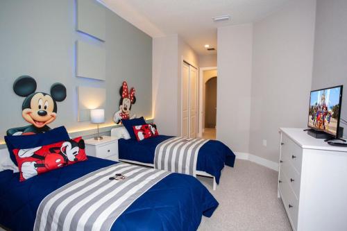 4 BR 4 BA Perfect Villa 5 min from Disneyworld 1804ft² BBQ & Patio - image 5