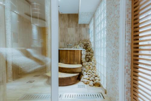Gyógyfürdő, Medical and Spa Centre Merkur in Vrnjacka Banja