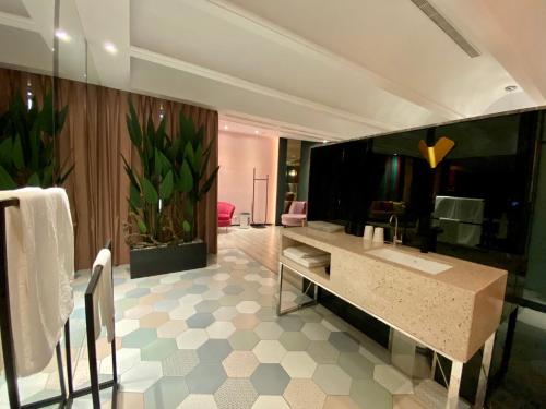 2 double beds