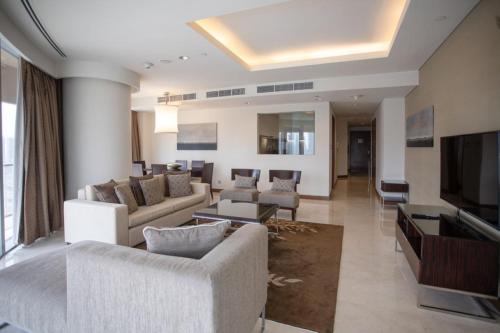 The address Dubai Mall - Luxury 3 Bedrooms - image 6