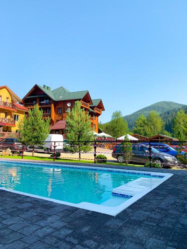 مسبح, Forest House in Selo Tatariv