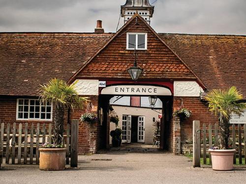 The Walhampton Arms - Accommodation - Lymington