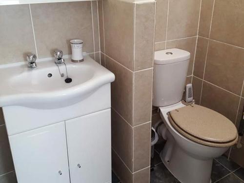 Bathroom, White Guest House in Bath