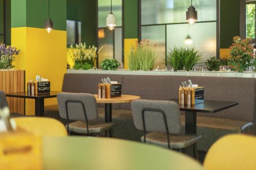 Holiday Inn - the niu, Dwarf Berlin Schöneberg by IHG, Берлин (фото 11)