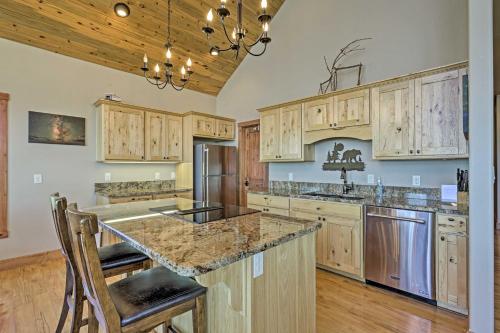 Private Hilltop Home with Expansive View and Grill - image 2