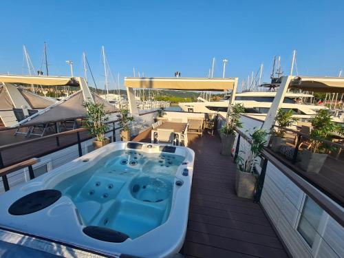 Marina Seahouse Brina – Portoroz, MO