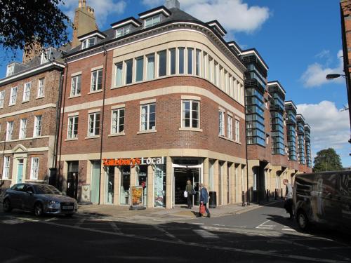 Churchill Two Bedroom Apartments - image 12