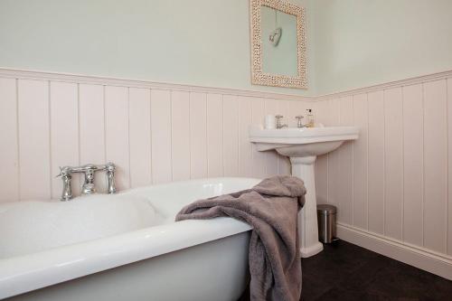 Clarence Cottage Clarence Cottage