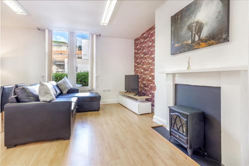 Club Chambers Malvern - Guest Homes - image 4