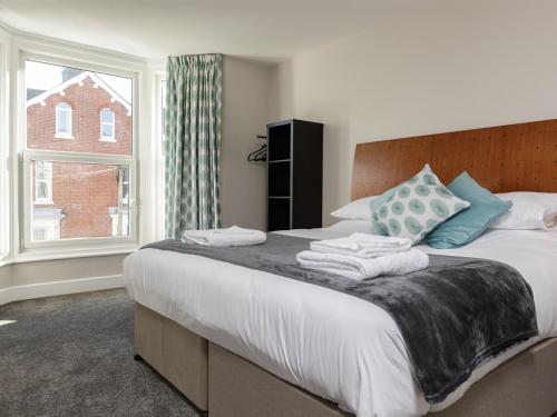 Blue Star House - image 12