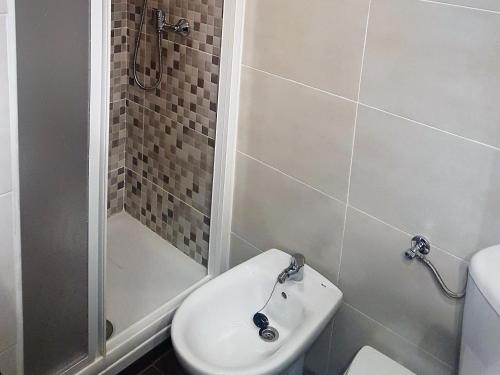 Apartamento con vistas a la Marina Real - image 7