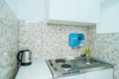 Studio Apartment with Terrace 2 image 1