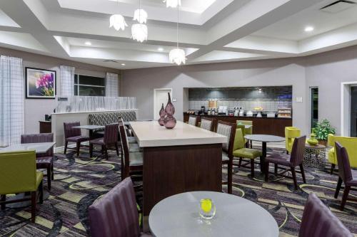 La Quinta Inn & Suites by Wyndham Denver Boulder - Louisville