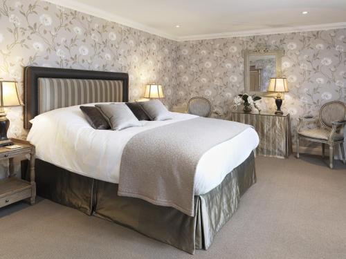 The Crown Inn Room Type - Deluxe Double Room with Bath