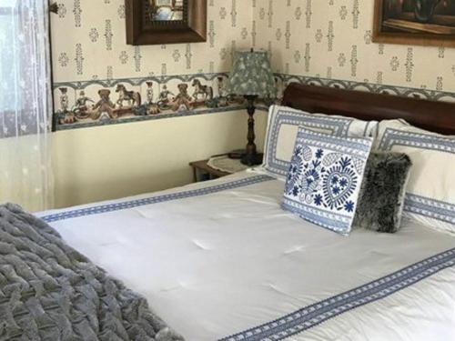 Gardenview Bed and Breakfast in Newport, USA