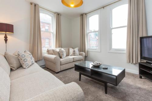 Portland Street - image 8