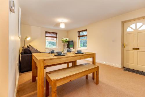 Apartment 4 Hillbrook House Malvern - Guest Homes - image 2