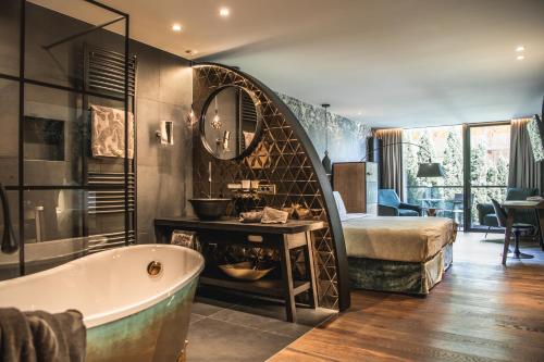 room detail thumbnail 1