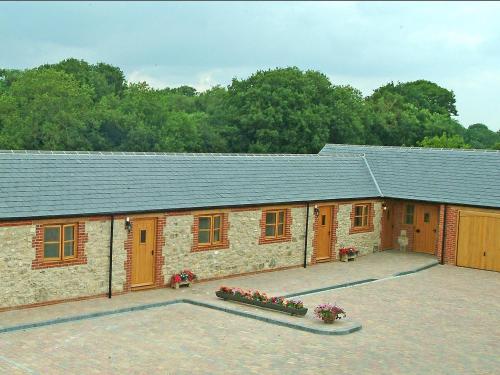 Hook Farm Cottages - Royal Wootton Bassett