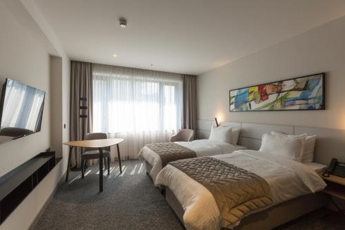 Hotel Mona Plaza - image 11