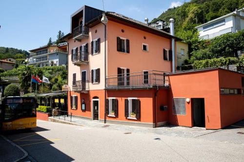 Hotel San Bernardo in Tenero-Contra