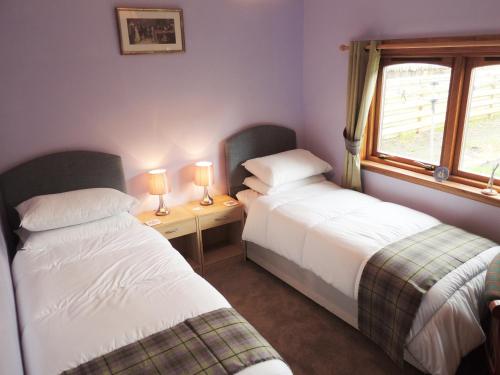 2 twin beds