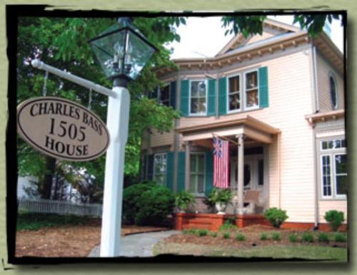 Charles Bass House Bed & Breakfast - Accommodation - South Boston