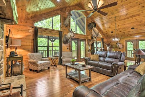 Secluded Northwest Arkansas Cabin Fire Pit and Deck