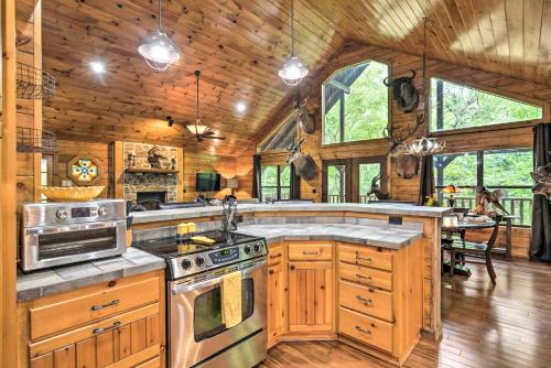 Secluded Northwest Arkansas Cabin Fire Pit and Deck