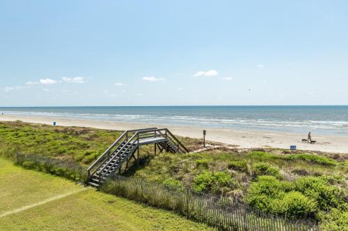 Beachfront Beauty - image 6