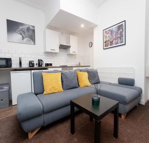 Kirkstall House - Apartment - Leeds