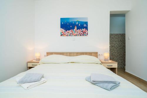 Double Room with Kitchen and Terrace image 2