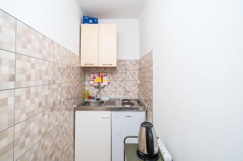 Double Room with Kitchen and Terrace image 1