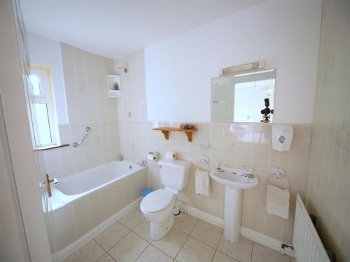 Launard House - image 8