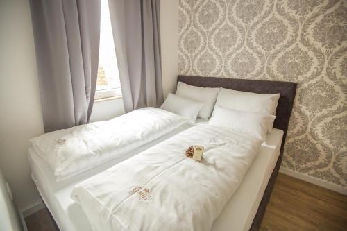 One-Bedroom Apartment image 4