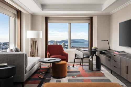 Corner King Suite with Golden Gate View