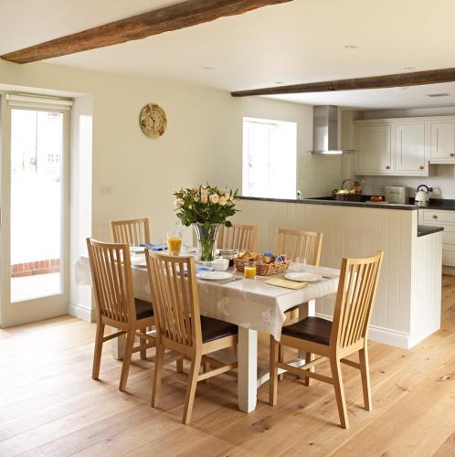 Manor Farm Courtyard Cottages