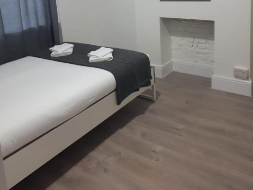 Marble Apartments Broadway Two - image 13