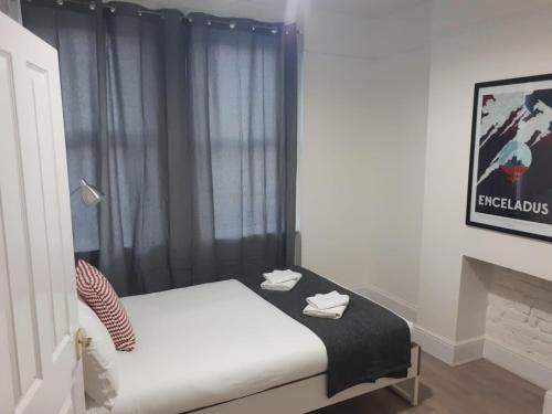 Marble Apartments Broadway Two - image 8