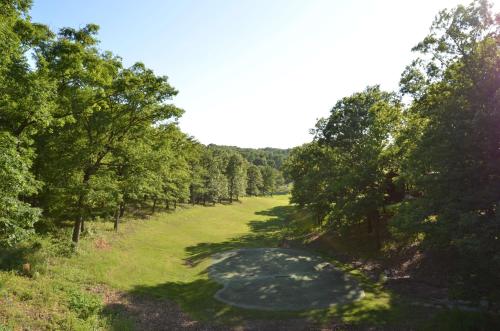 Cross Timber Lodge- 3 bedroom & loft and game tables - Best Views in entire area! Hot Tub and Grill - image 6