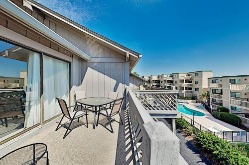 New Listing! Beach Retreat With Pool Steps To Ocean Condo - image 8