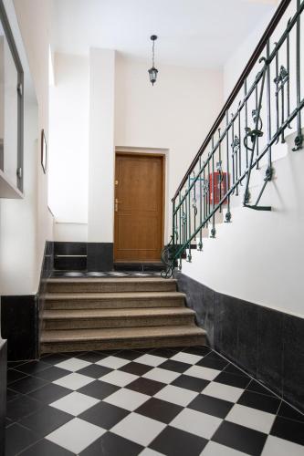 Theatre Square Apartments - image 5