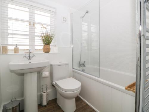 Clover Cottage - image 10
