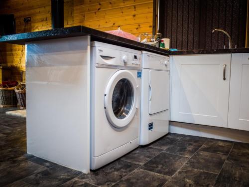 New Forest Lodges - image 2