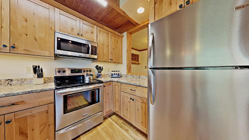 Tennis Townhomes 1312 - main image