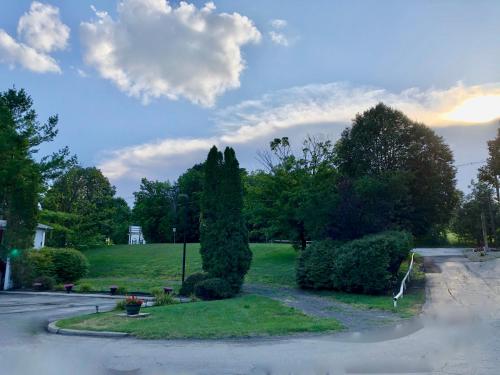 Rolling Hills Motel in Wantage