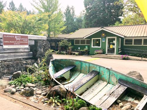 Facilities, McKenzie River Mountain Resort in Vida (OR)